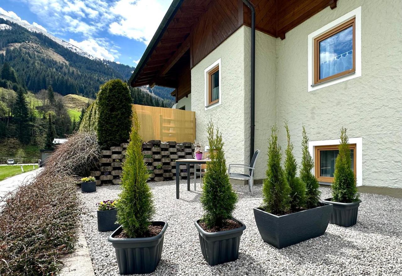 Appartements Living Saalbach by HolidayFlats24 Buitenkant foto